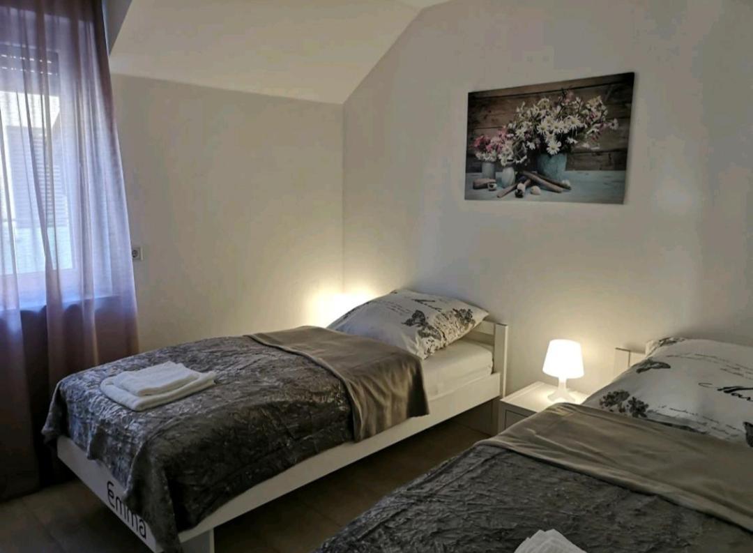 Modern Wohnen I Parkplatz I Wlan I Netflix I Balkon I 6 Schlafplaetze Apartment Бад Ойнхаузен Екстериор снимка