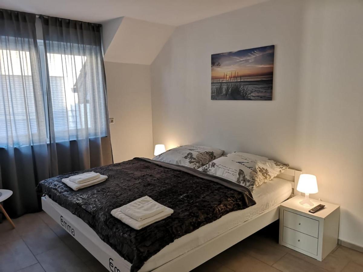 Modern Wohnen I Parkplatz I Wlan I Netflix I Balkon I 6 Schlafplaetze Apartment Бад Ойнхаузен Екстериор снимка
